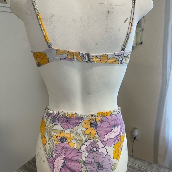 Cupshe Underwire Top & High Waist Cheeky Floral Bikini Set Size Small - Picture 2 of 9